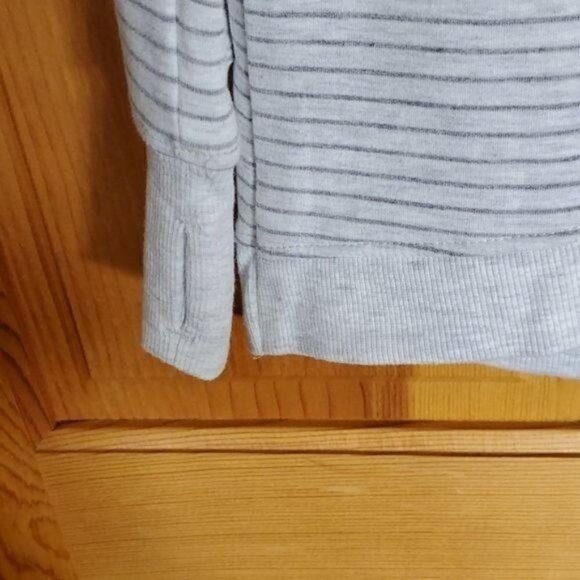 Danskin Sz. S Grey Striped Long Sleeve Cute Cut Front Sweatshirt - Picture 4 of 11